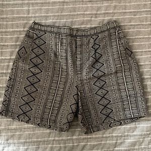 Wai shorts size small grey/black Geo Print